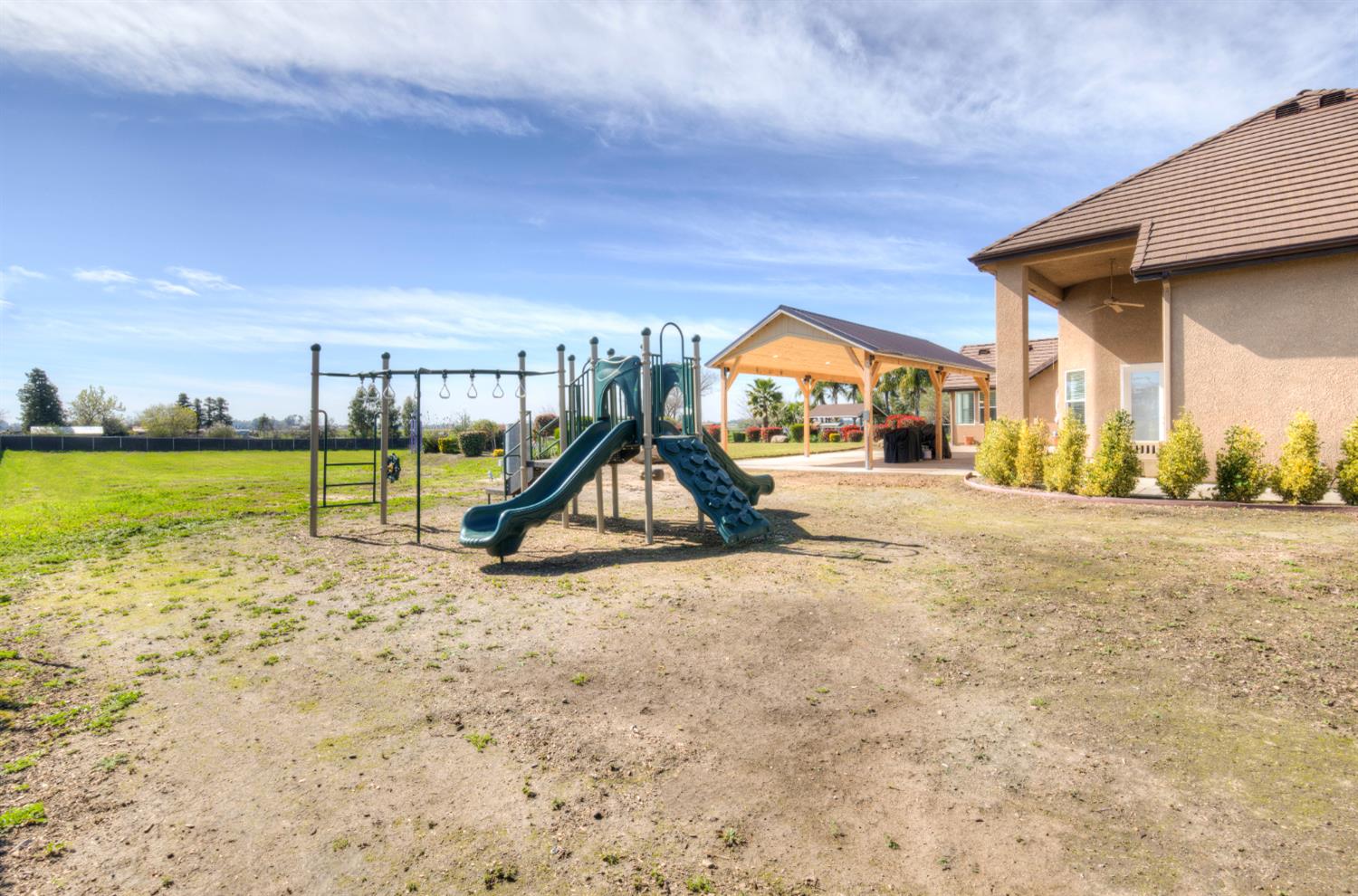 13209 E Falcon Meadow Ln, Clovis, CA 93619