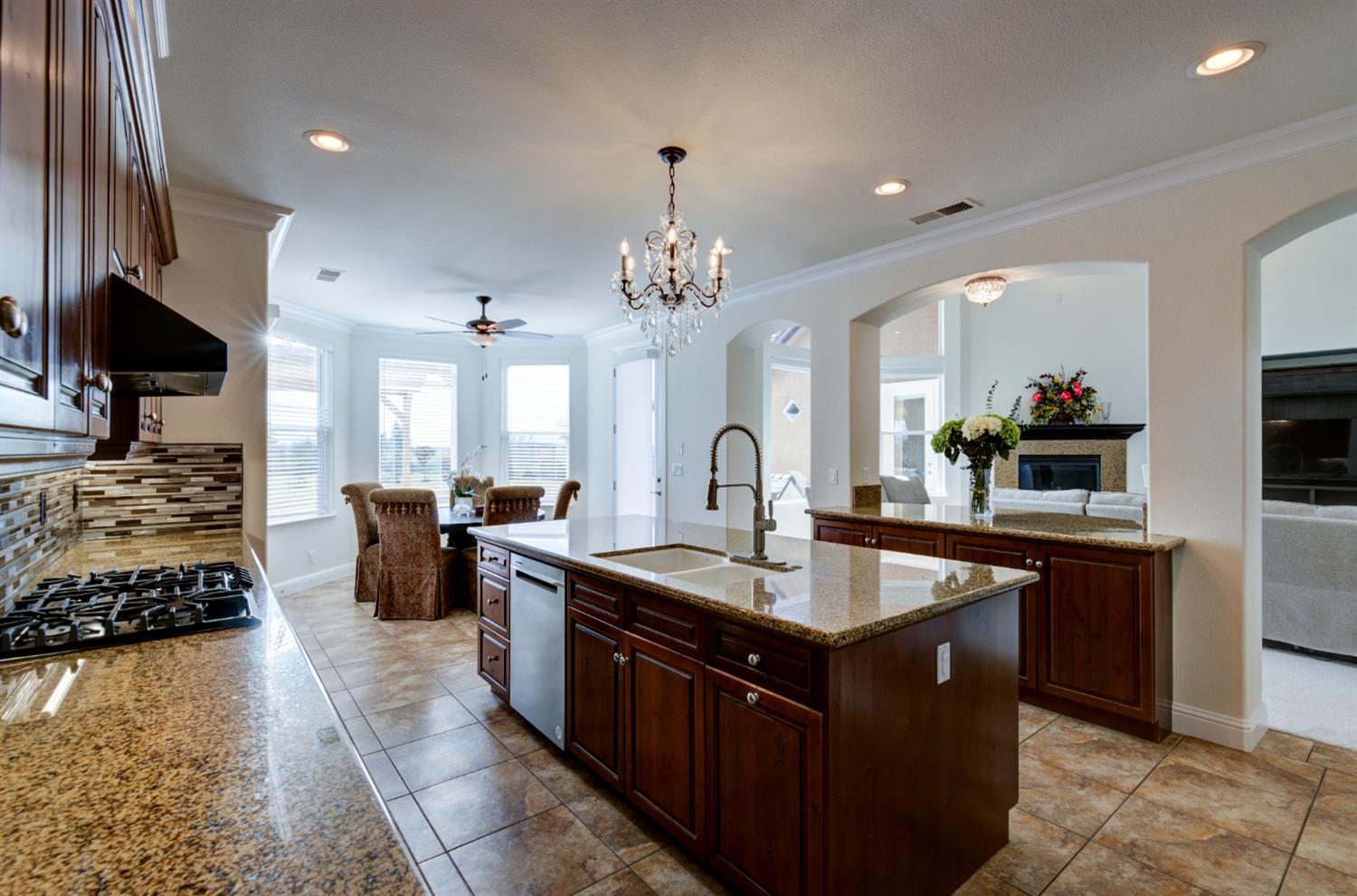 13209 E Falcon Meadow Ln, Clovis, CA 93619