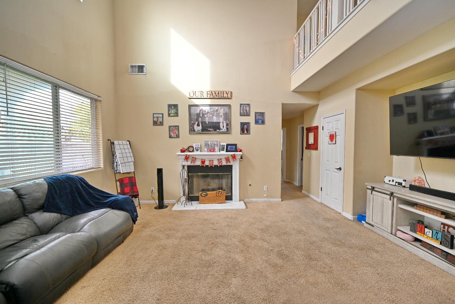 4793 N Emerald Peak Dr, Clovis, CA 93619