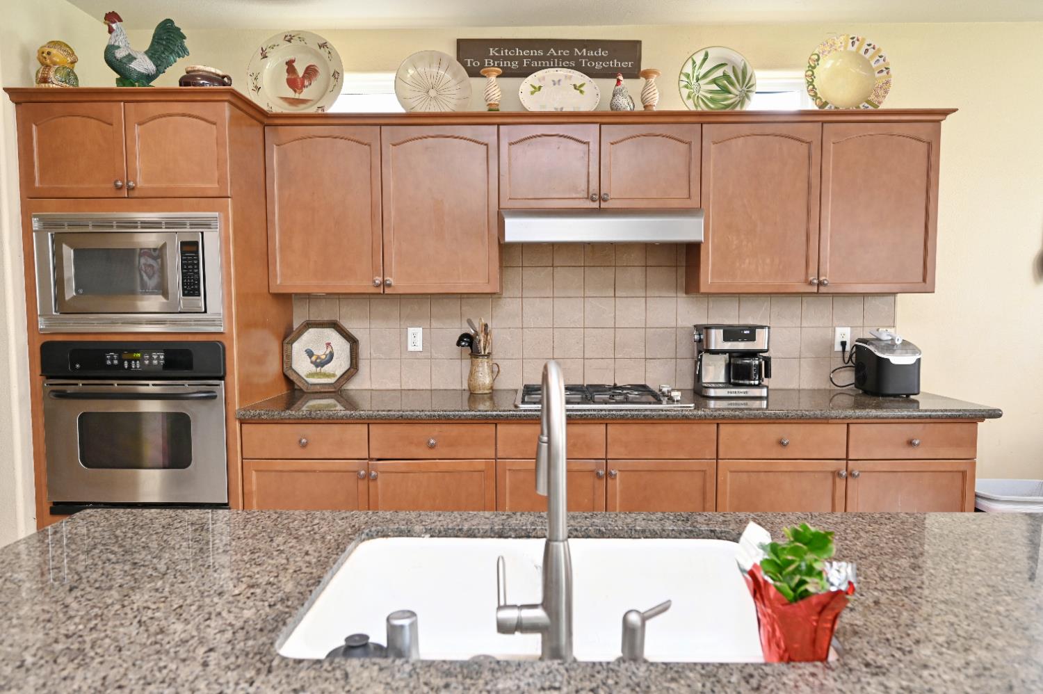 4793 N Emerald Peak Dr, Clovis, CA 93619