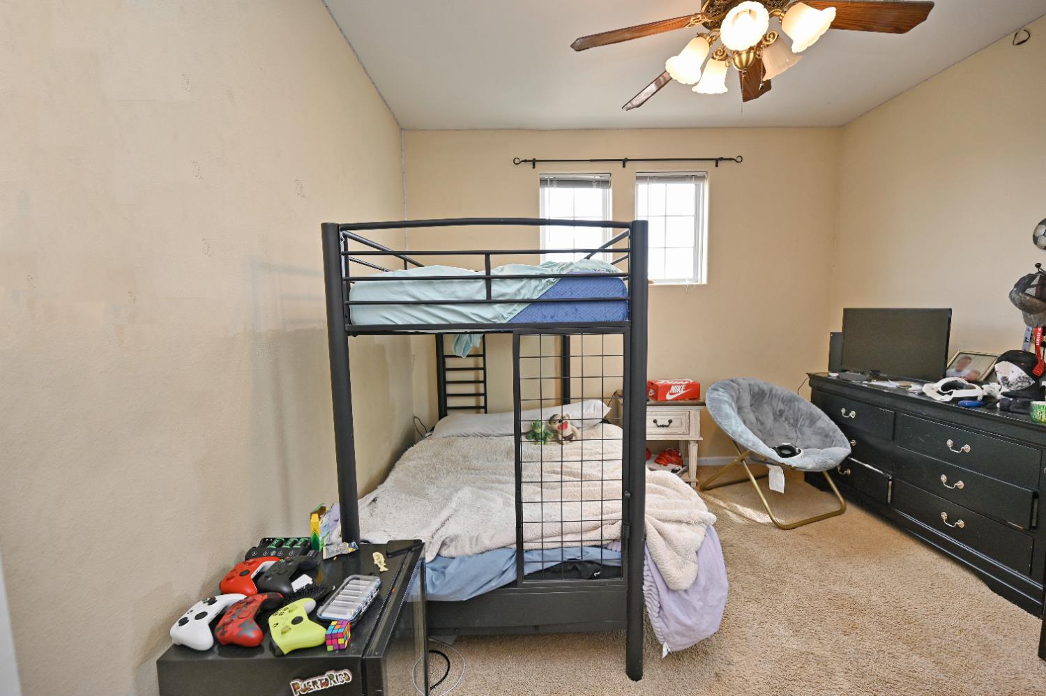 4793 N Emerald Peak Dr, Clovis, CA 93619