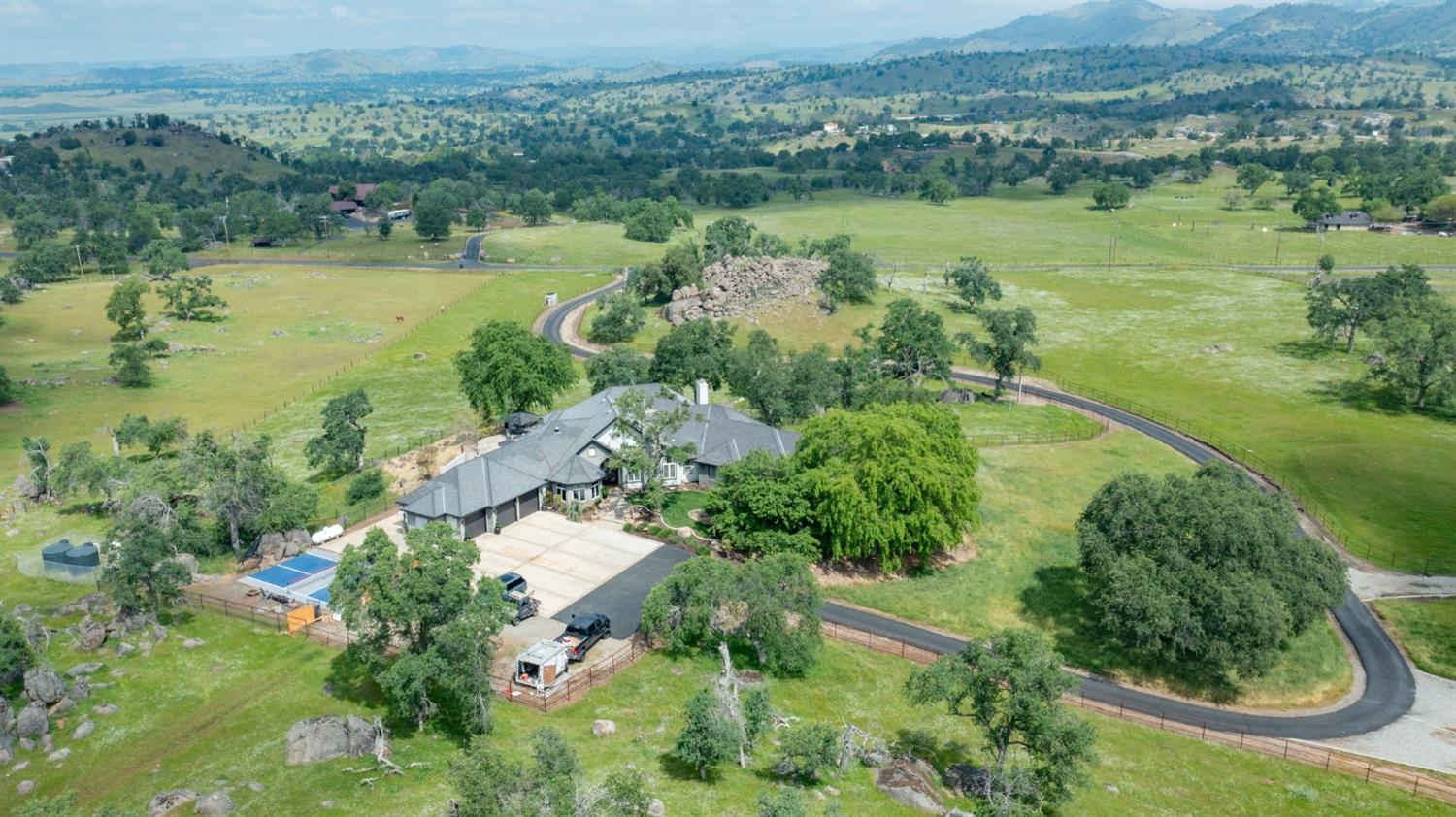 17159 Coyote Pass Ln, Clovis, CA 93619