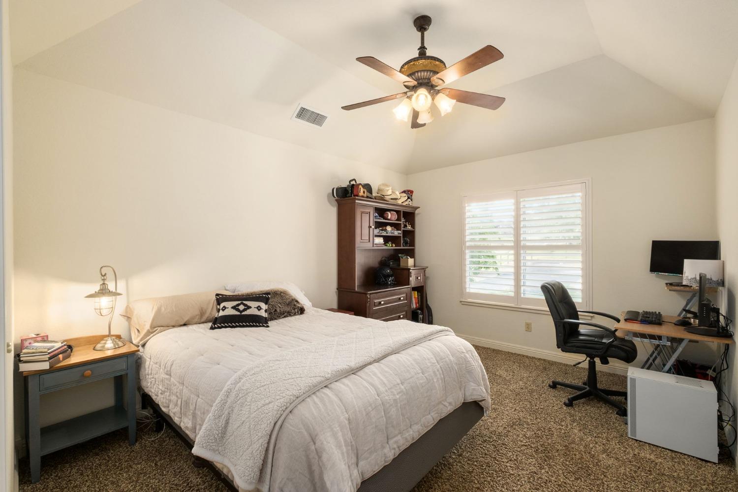 17159 Coyote Pass Ln, Clovis, CA 93619