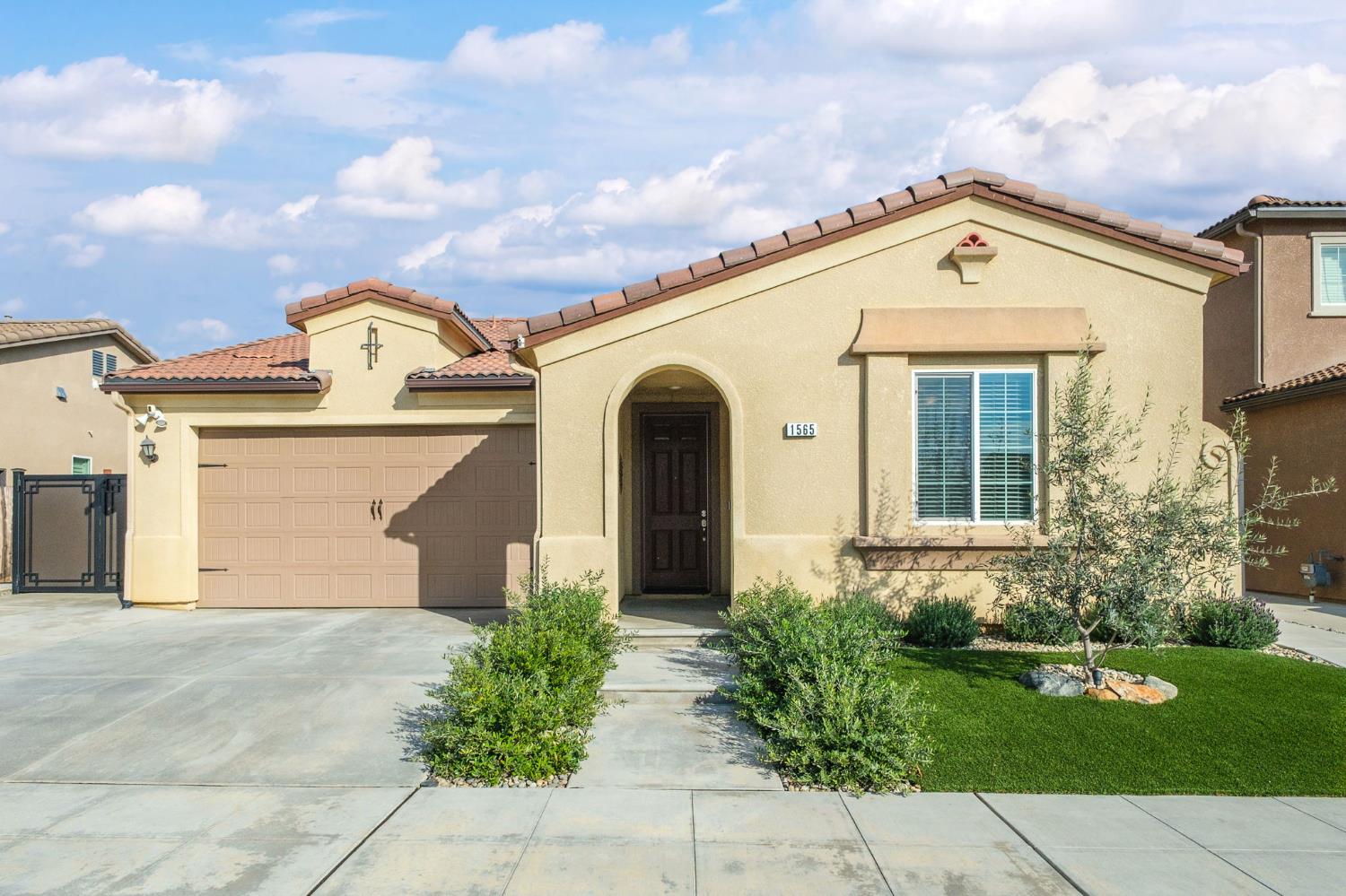 1565 N Kaweah Ave, Clovis, CA 93619