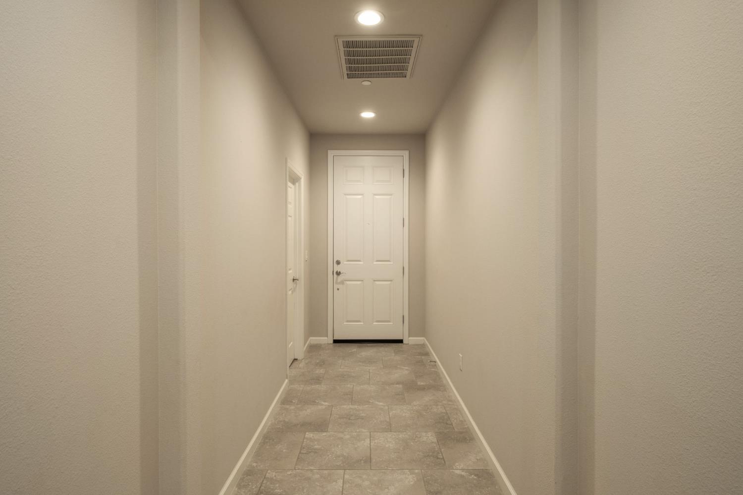 1565 N Kaweah Ave, Clovis, CA 93619