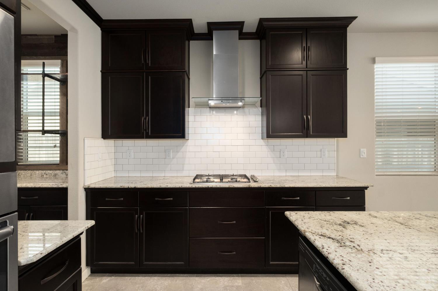 1565 N Kaweah Ave, Clovis, CA 93619