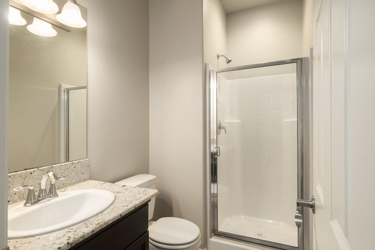 1565 N Kaweah Ave, Clovis, CA 93619