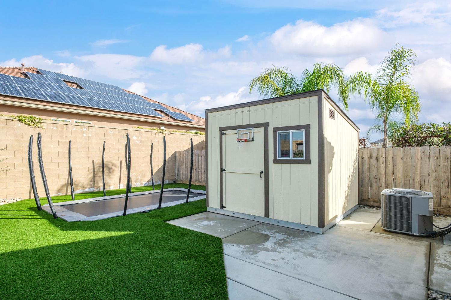 1565 N Kaweah Ave, Clovis, CA 93619