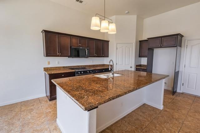 1043 La Jolla Ave, Clovis, CA 93619