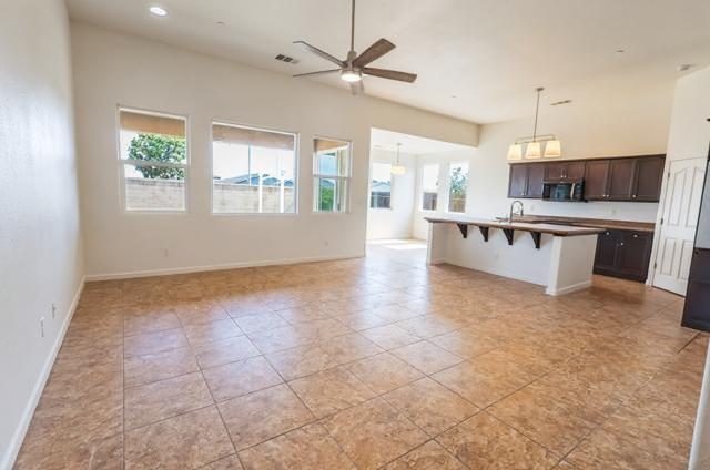 1043 La Jolla Ave, Clovis, CA 93619