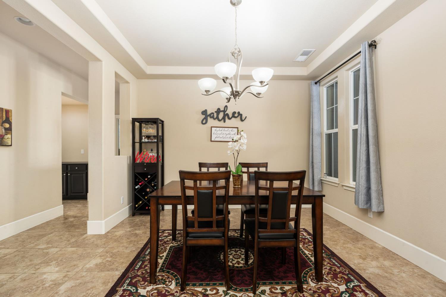 1814 N Notting Hill Ln, Clovis, CA 93619