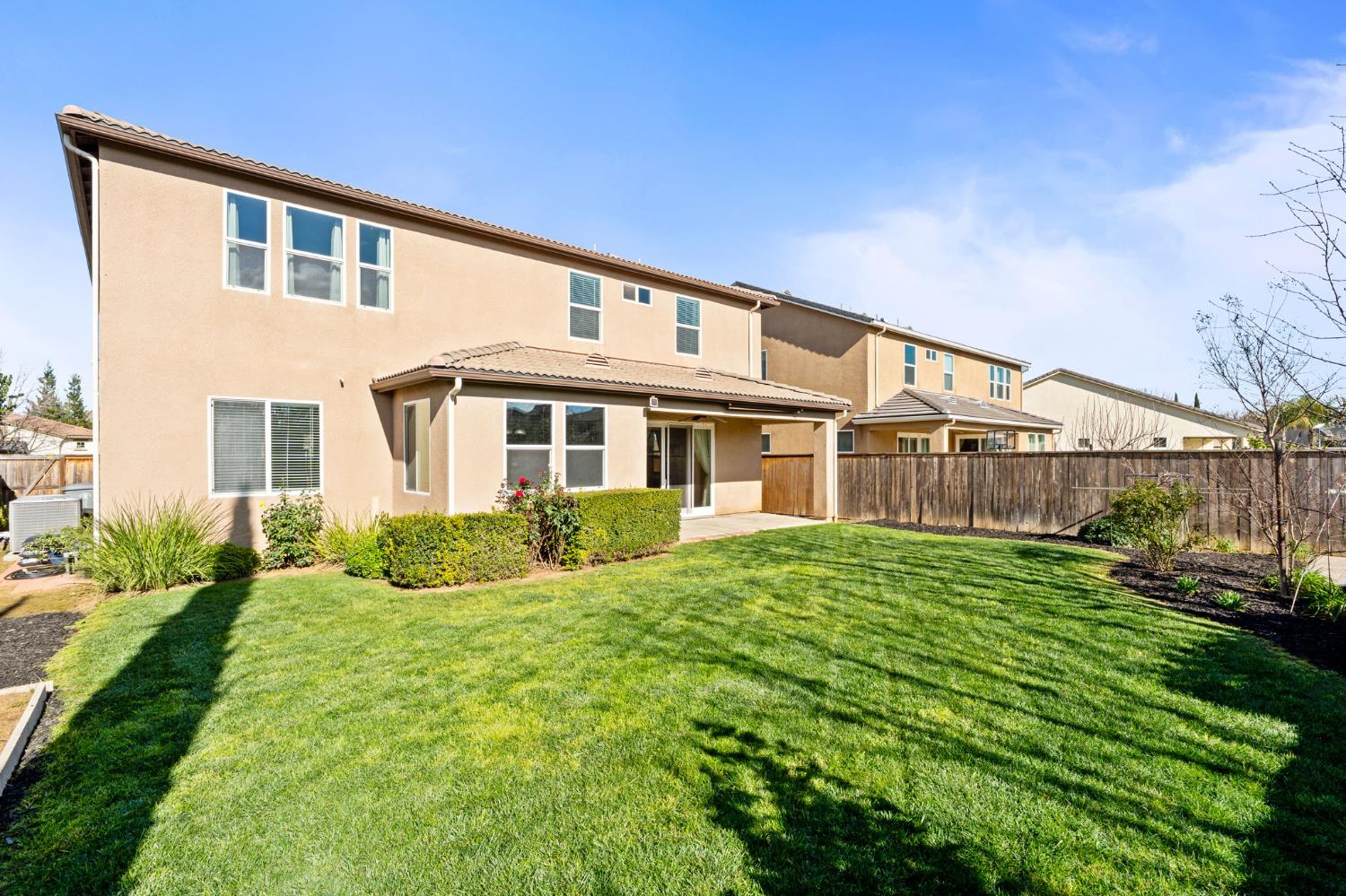 1814 N Notting Hill Ln, Clovis, CA 93619