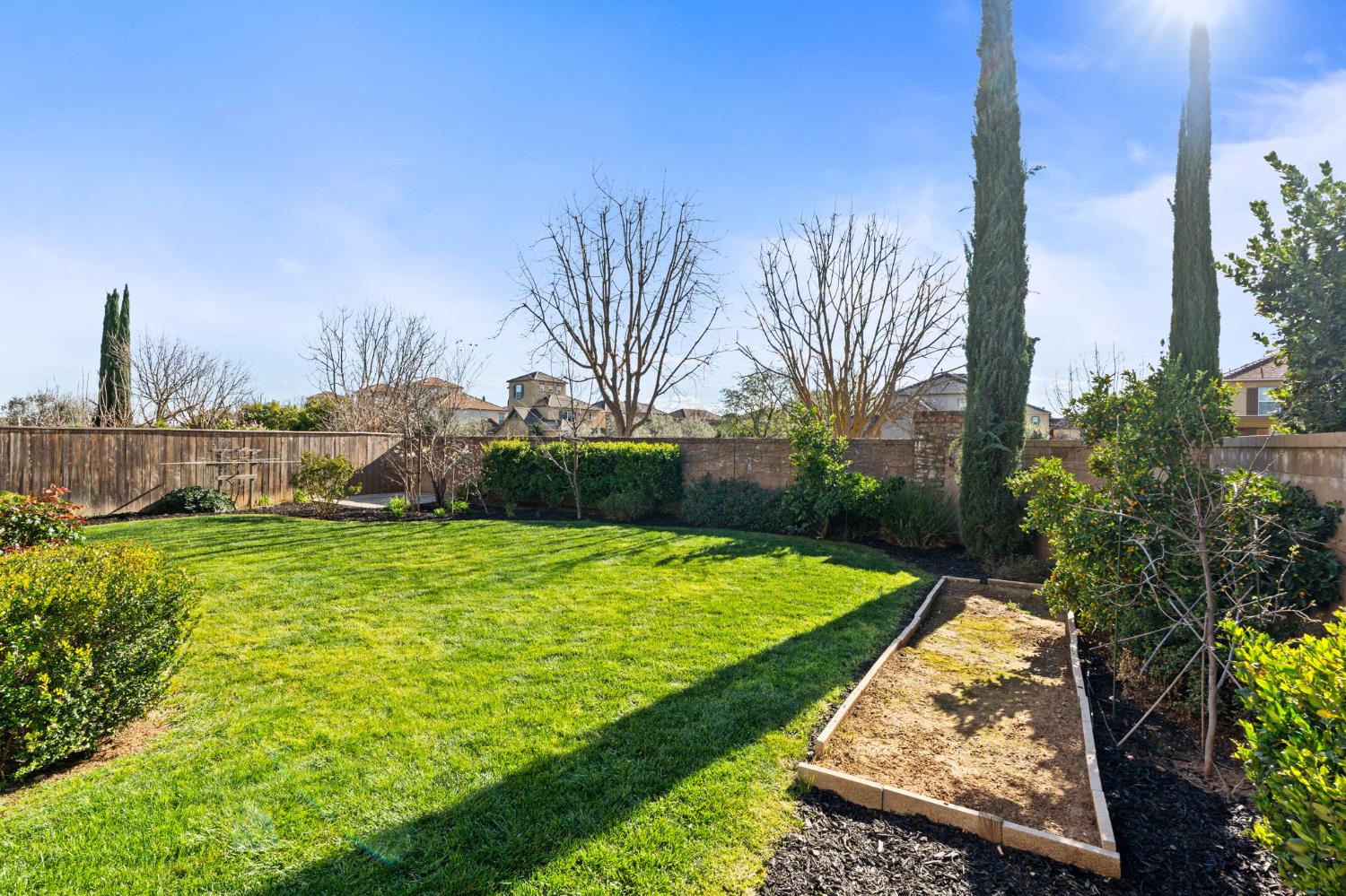 1814 N Notting Hill Ln, Clovis, CA 93619