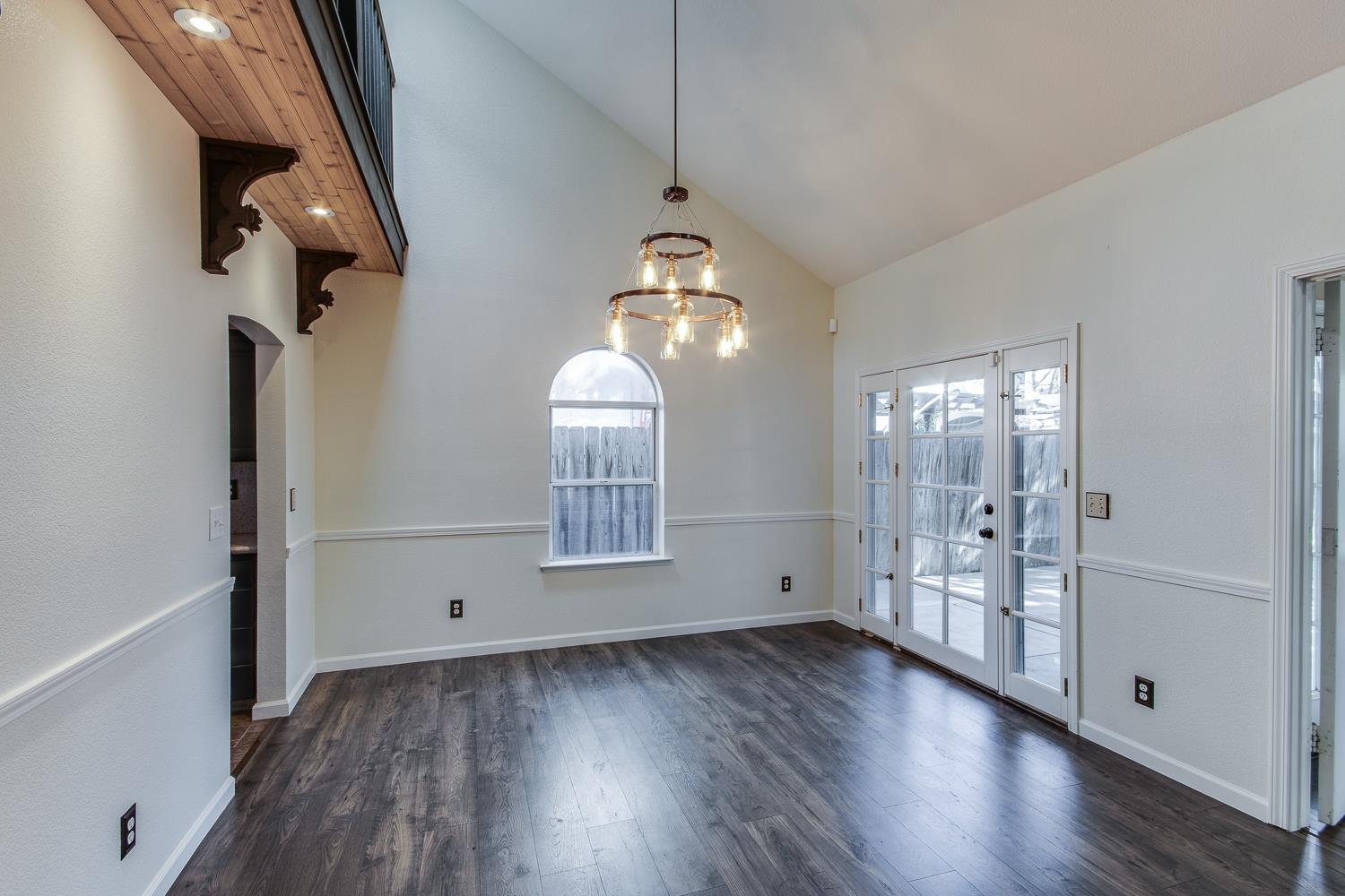 166 Bedford Ave, Clovis, CA 93611