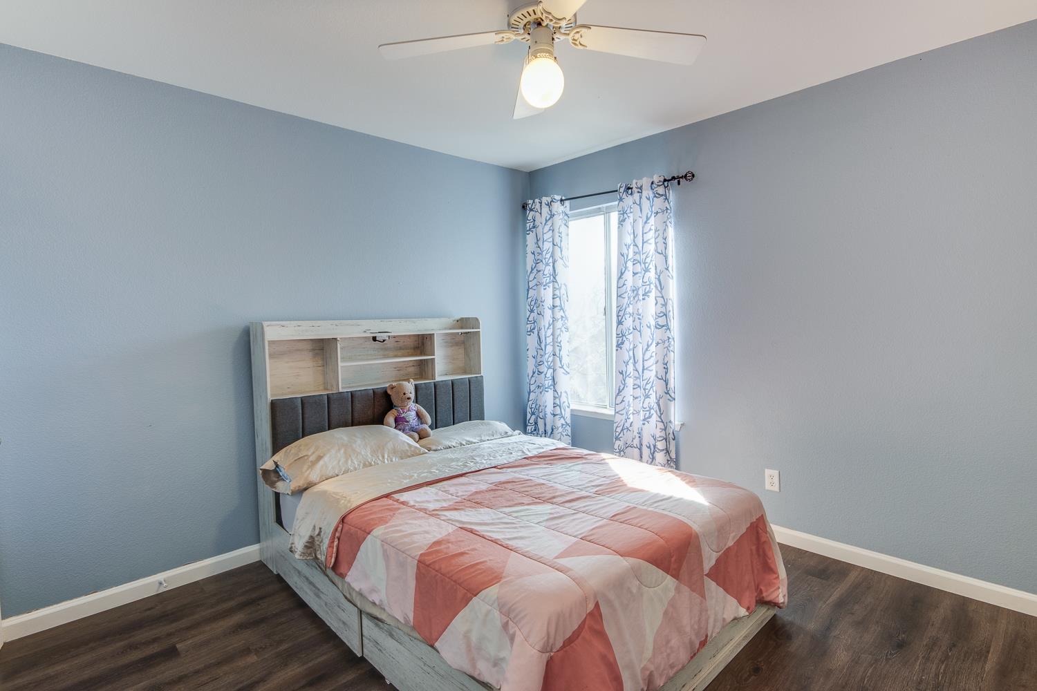 166 Bedford Ave, Clovis, CA 93611