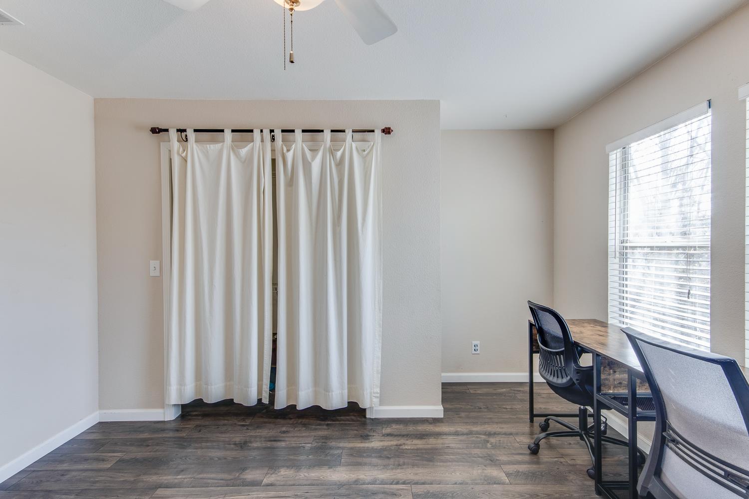 166 Bedford Ave, Clovis, CA 93611