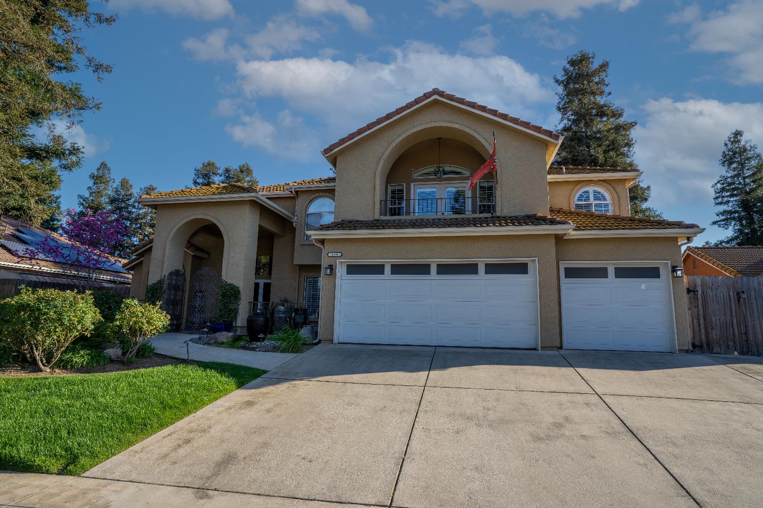 684 W Chennault Ave, Clovis, CA 93611