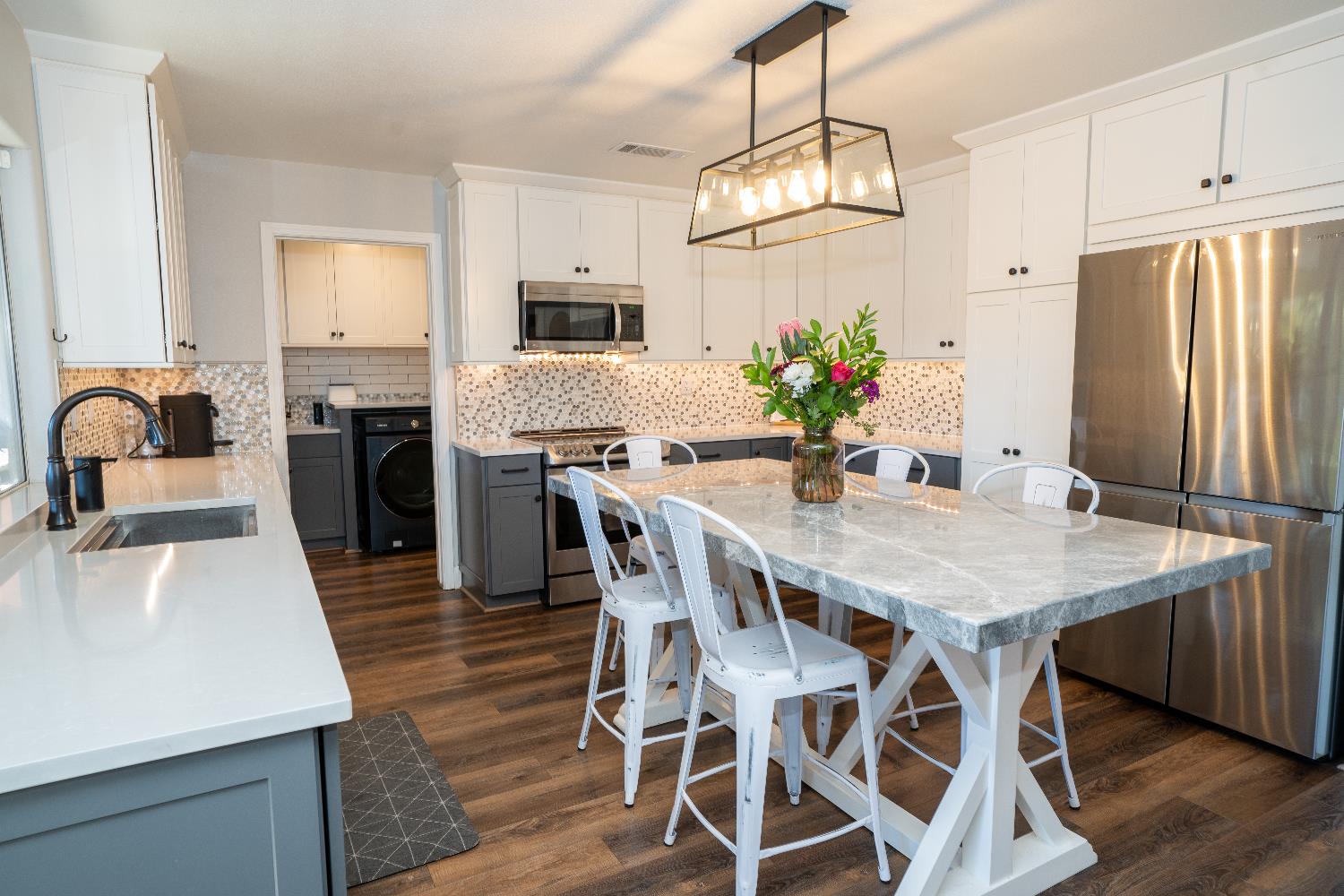 684 W Chennault Ave, Clovis, CA 93611