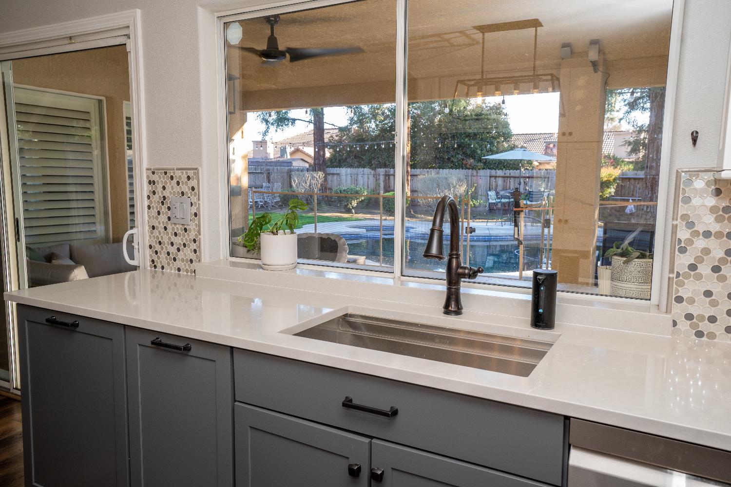 684 W Chennault Ave, Clovis, CA 93611