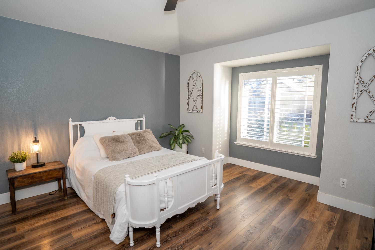 684 W Chennault Ave, Clovis, CA 93611