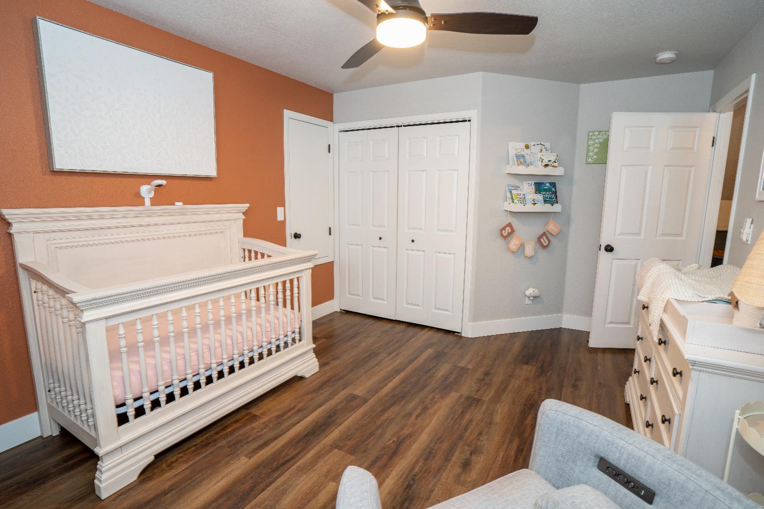 684 W Chennault Ave, Clovis, CA 93611