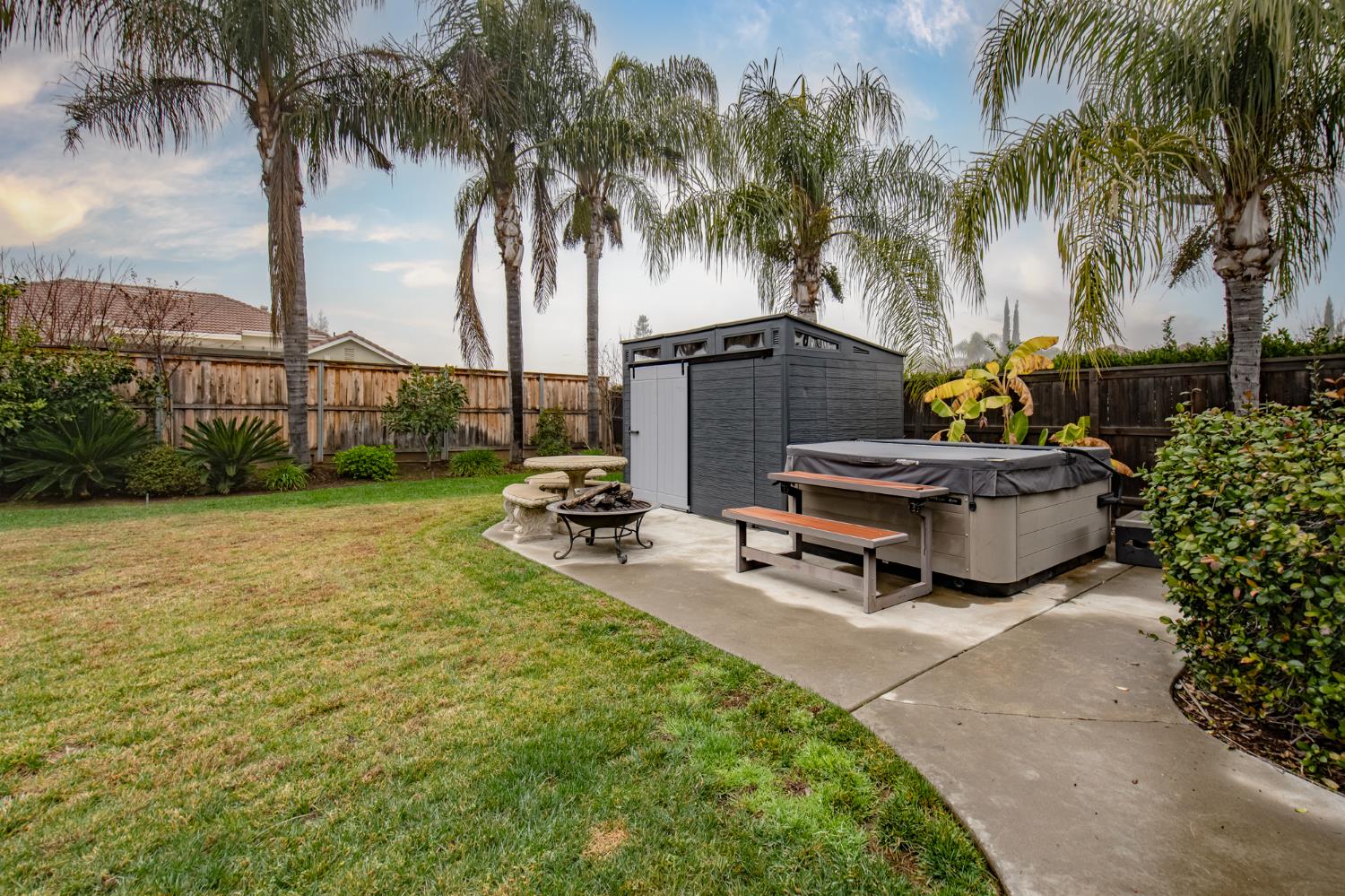 1890 N Hornet Ave, Clovis, CA 93619