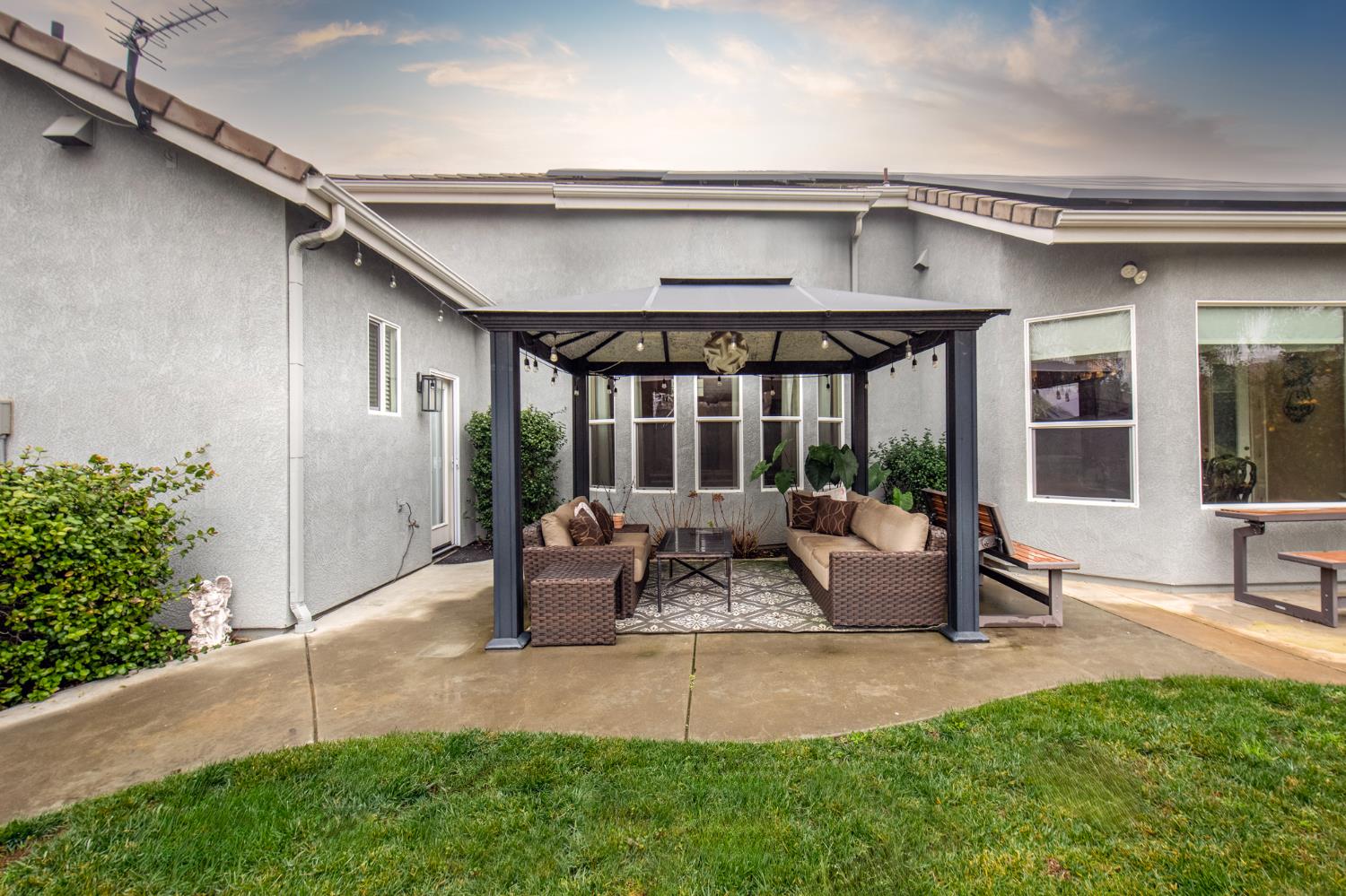 1890 N Hornet Ave, Clovis, CA 93619