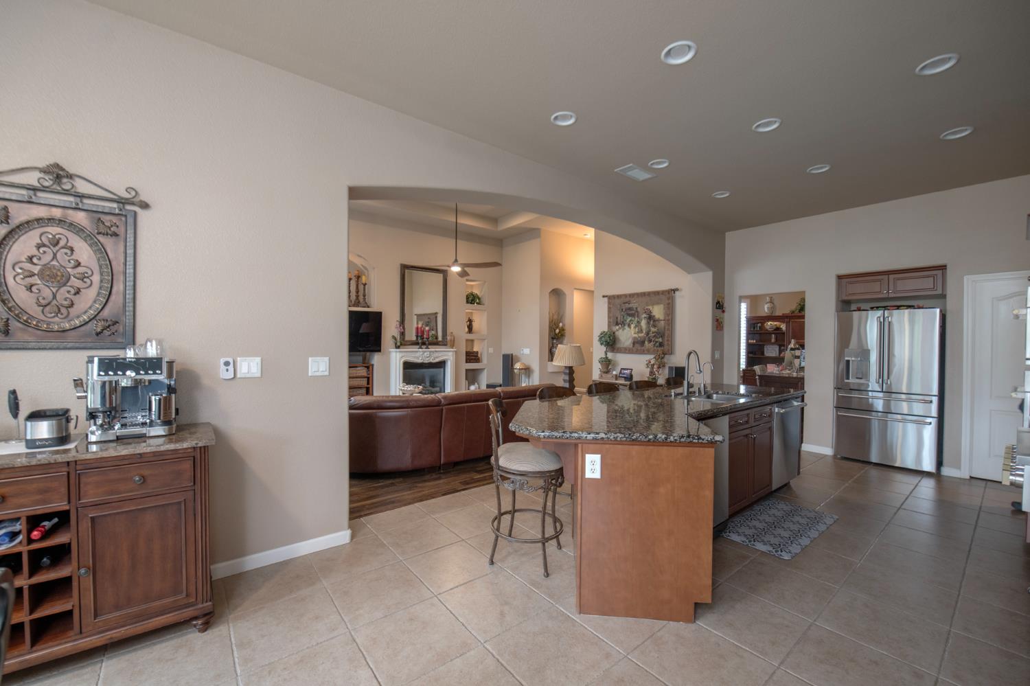 1890 N Hornet Ave, Clovis, CA 93619