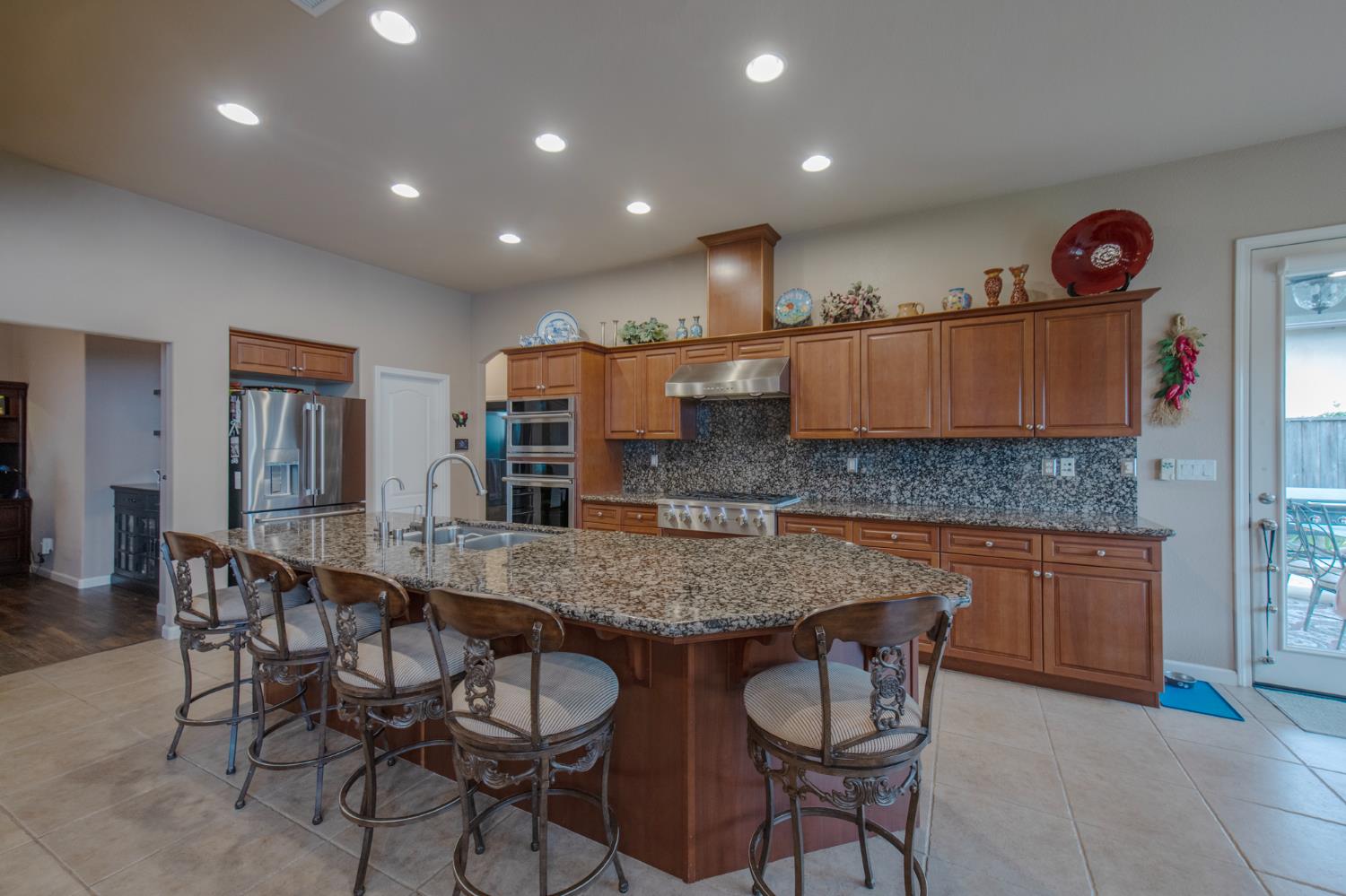 1890 N Hornet Ave, Clovis, CA 93619