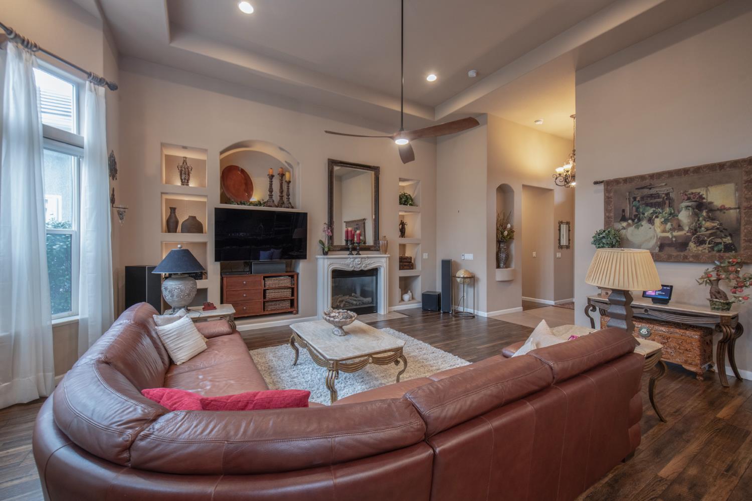 1890 N Hornet Ave, Clovis, CA 93619