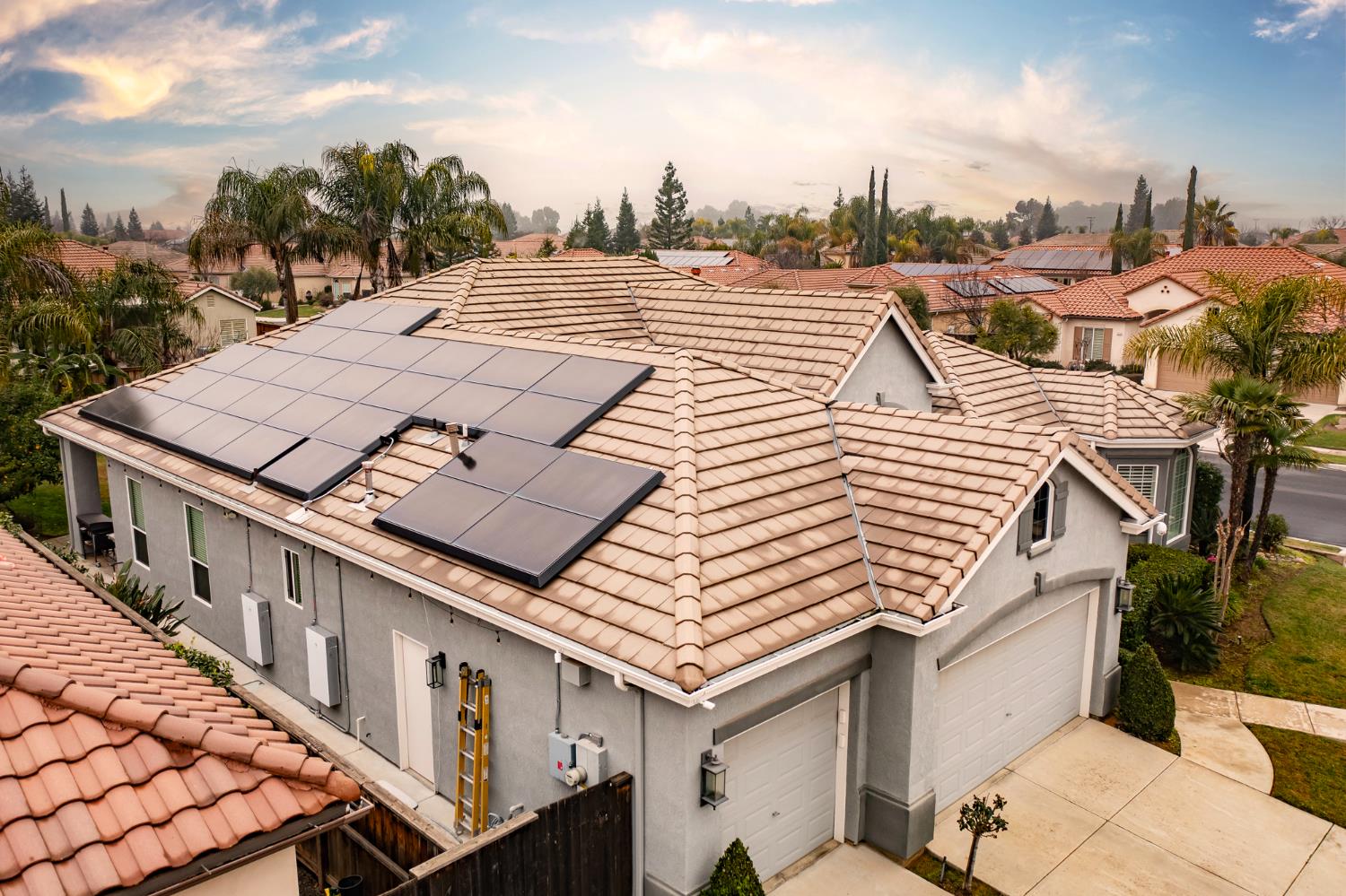 1890 N Hornet Ave, Clovis, CA 93619