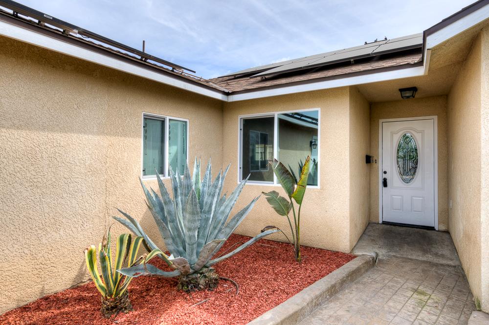 216 Keats Ave, Clovis, CA 93612