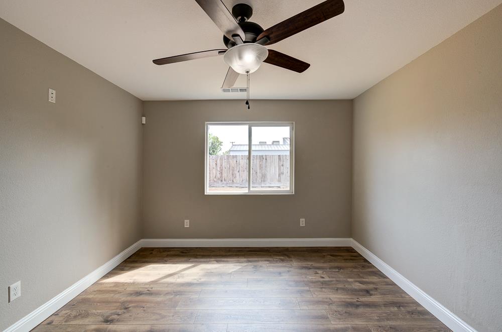 216 Keats Ave, Clovis, CA 93612