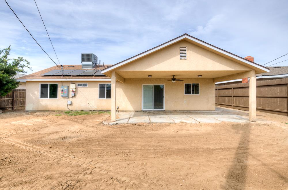 216 Keats Ave, Clovis, CA 93612