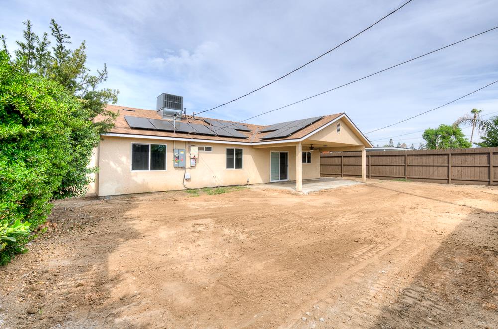 216 Keats Ave, Clovis, CA 93612