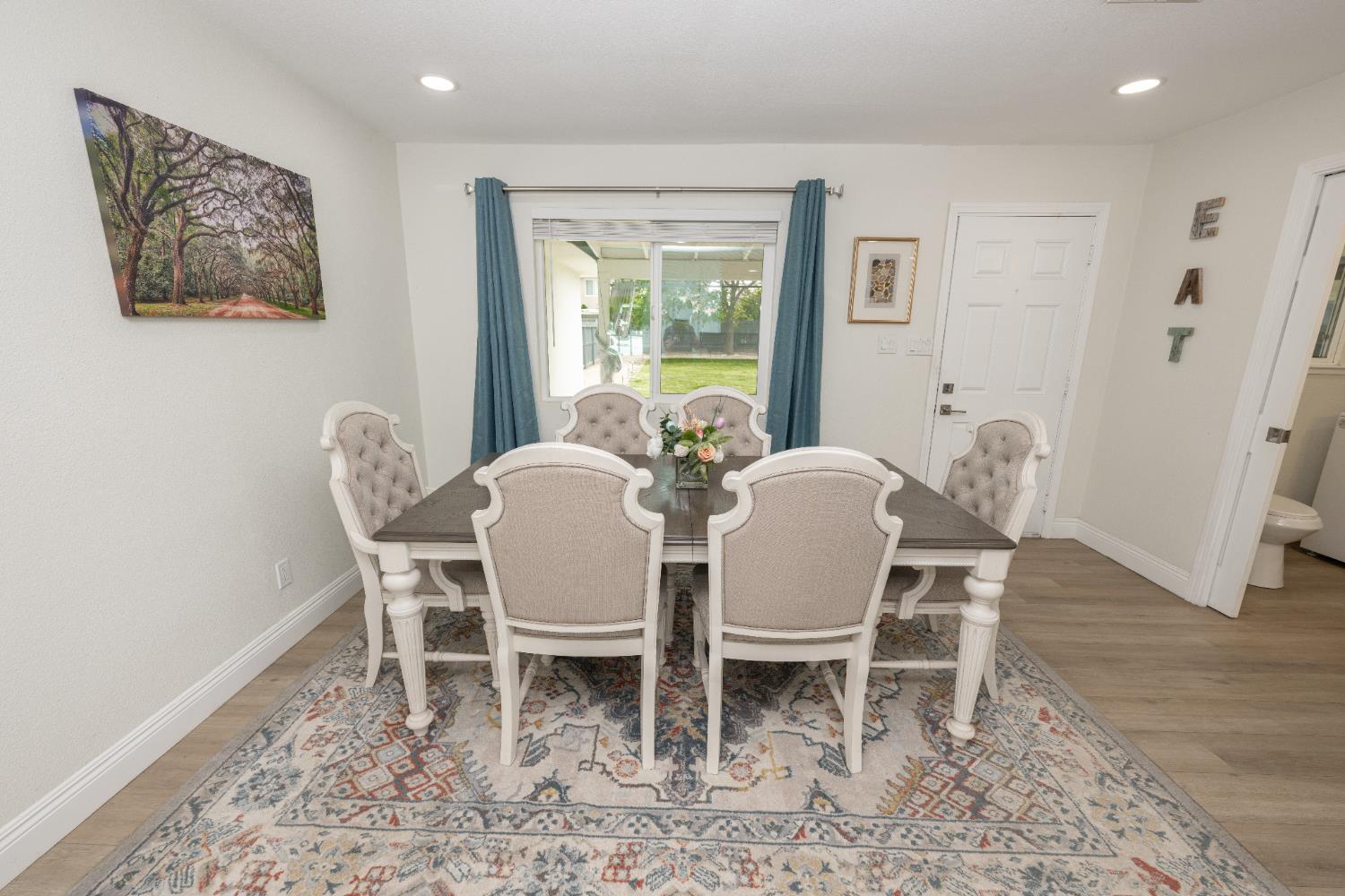 2064 Ashlan Ave, Clovis, CA 93611