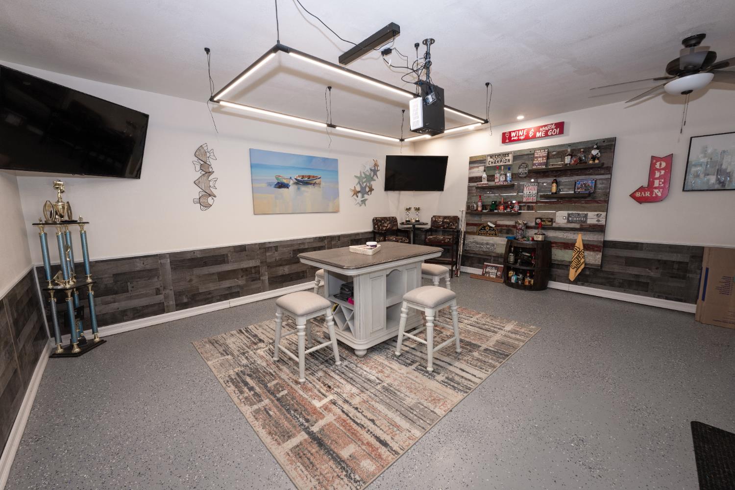 2064 Ashlan Ave, Clovis, CA 93611