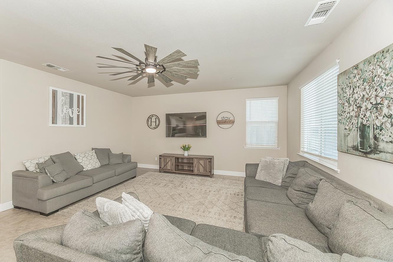 3883 Keats, Clovis, CA 93619