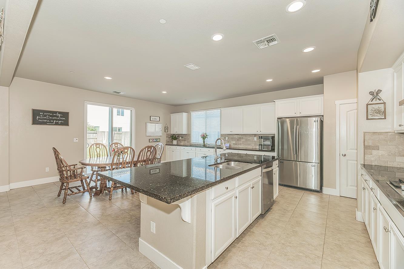 3883 Keats, Clovis, CA 93619