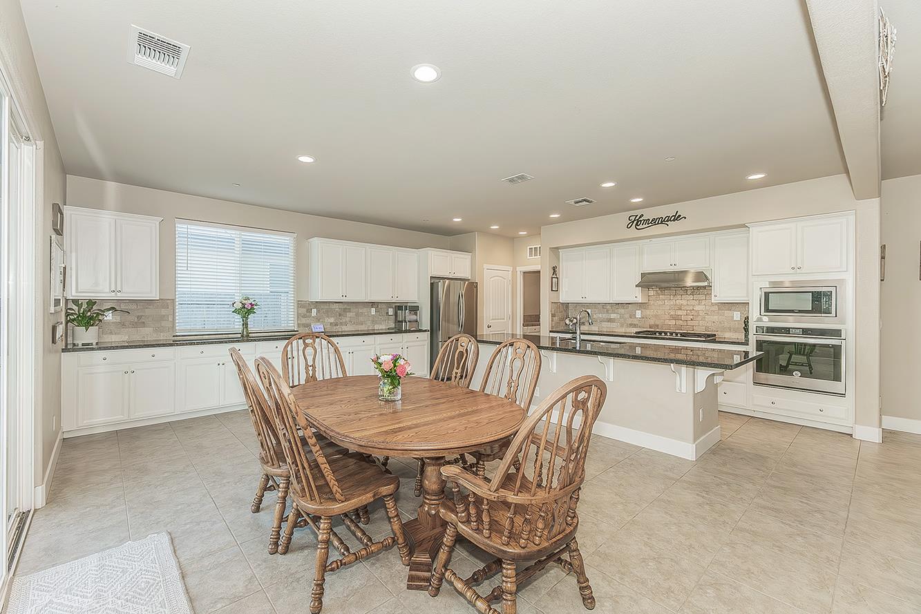 3883 Keats, Clovis, CA 93619