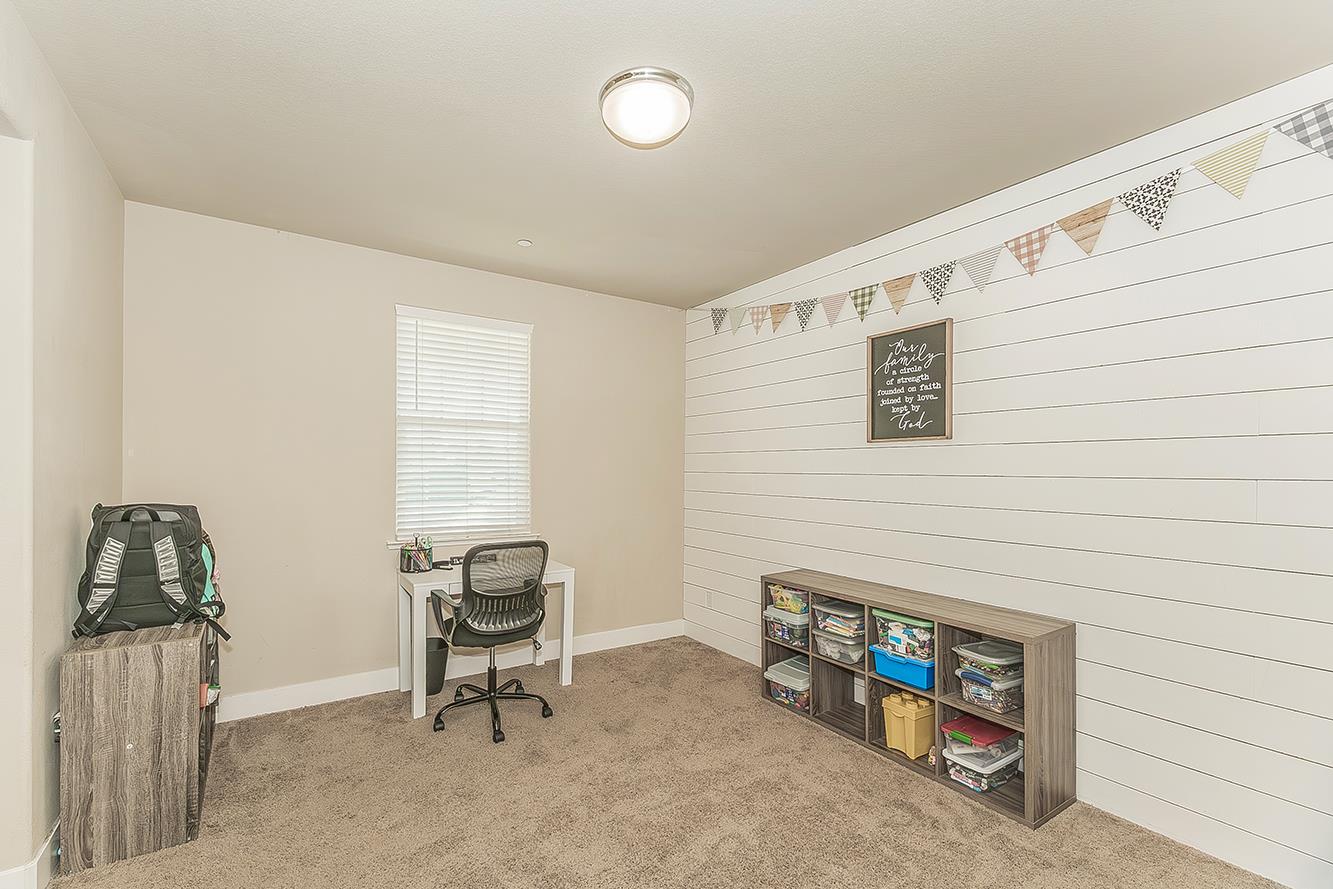 3883 Keats, Clovis, CA 93619