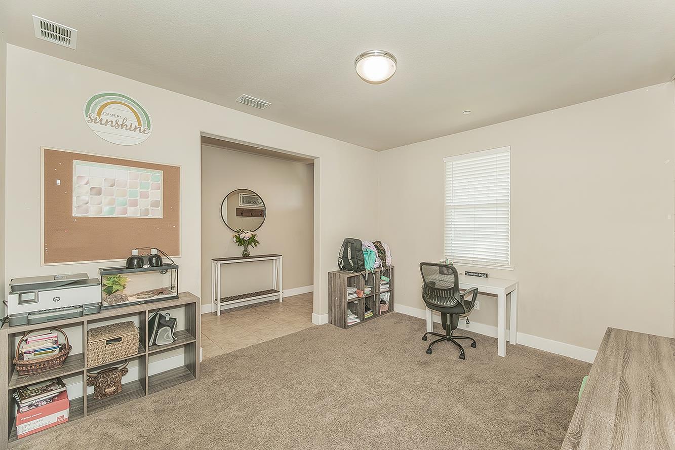 3883 Keats, Clovis, CA 93619