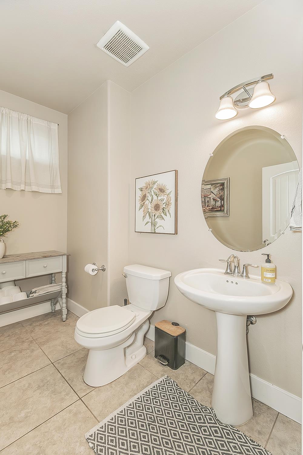 3883 Keats, Clovis, CA 93619