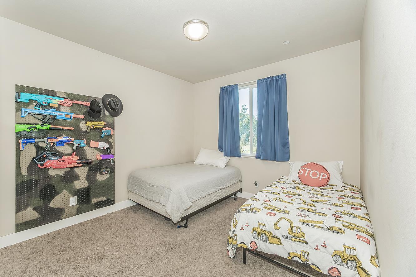 3883 Keats, Clovis, CA 93619