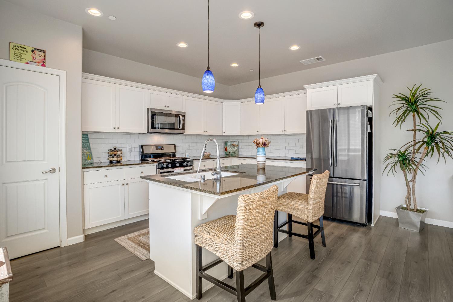 637 Soledad Ave, Clovis, CA 93619