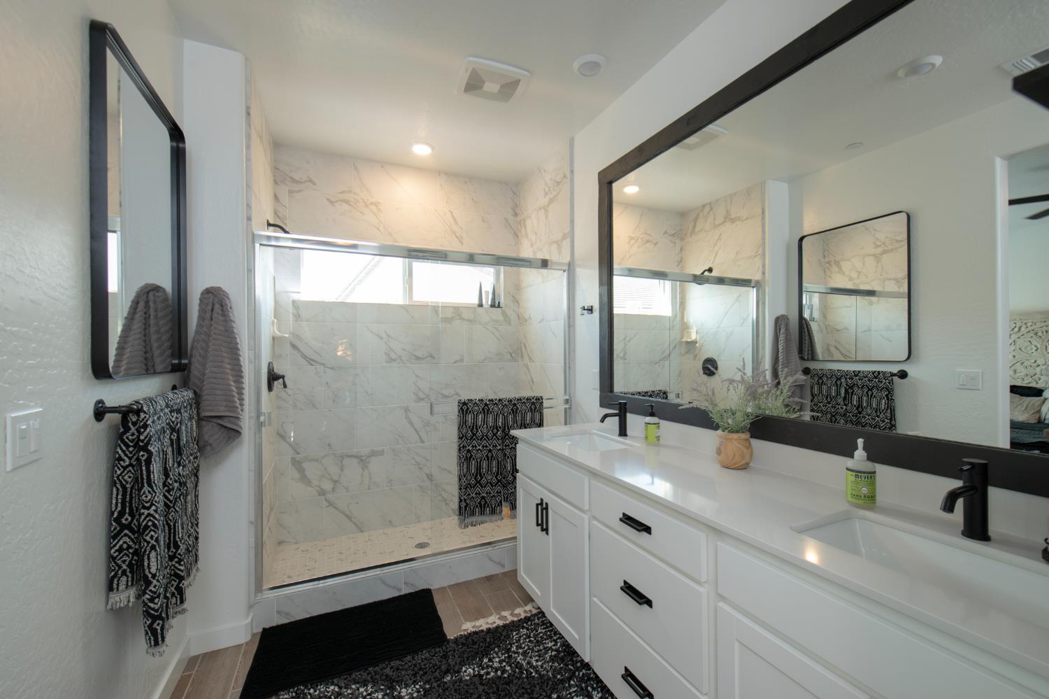 1280 Bloom Ave, Clovis, CA 93619