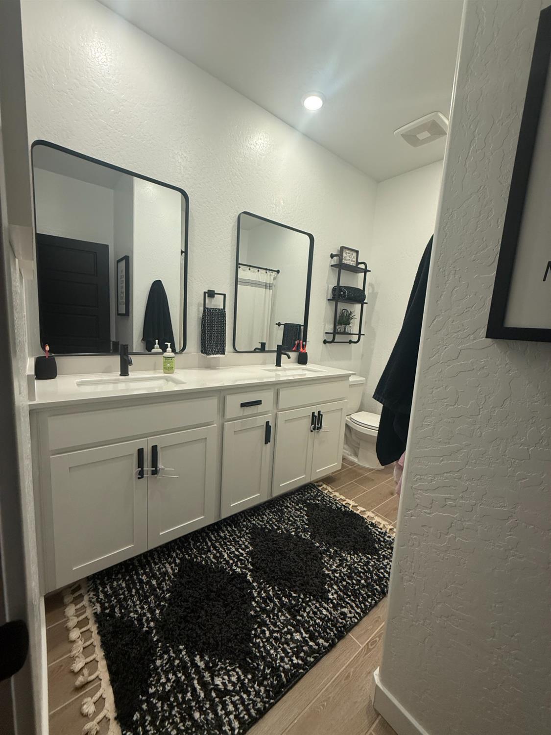 1280 Bloom Ave, Clovis, CA 93619