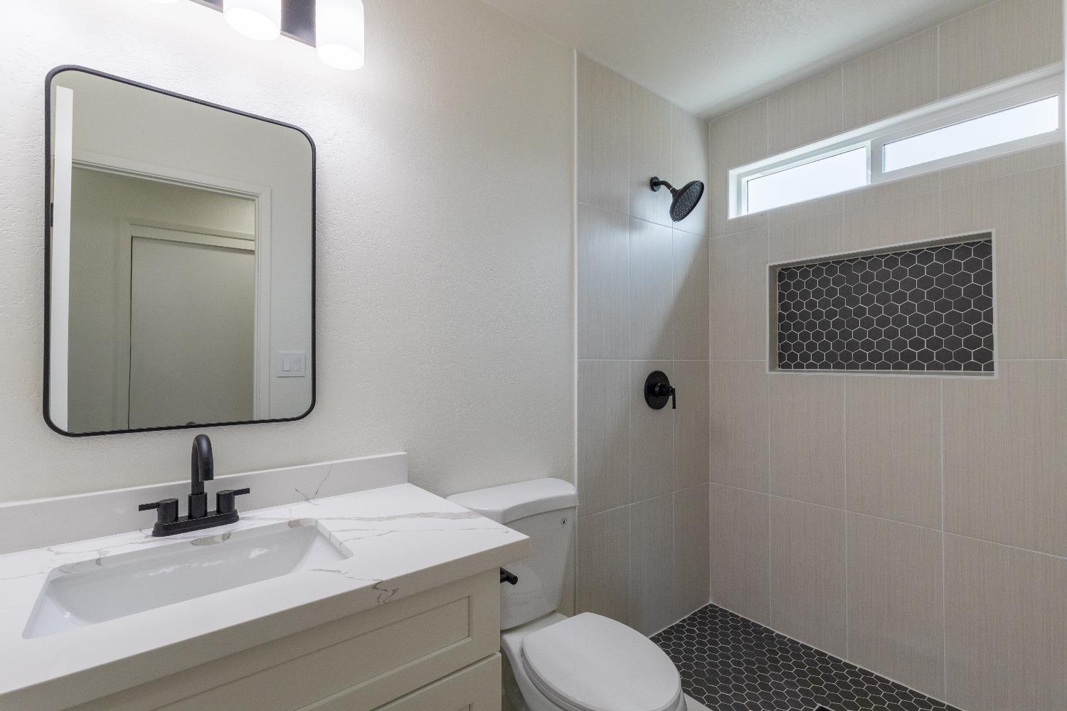 3094 Timmy Ave, Clovis, CA 93612