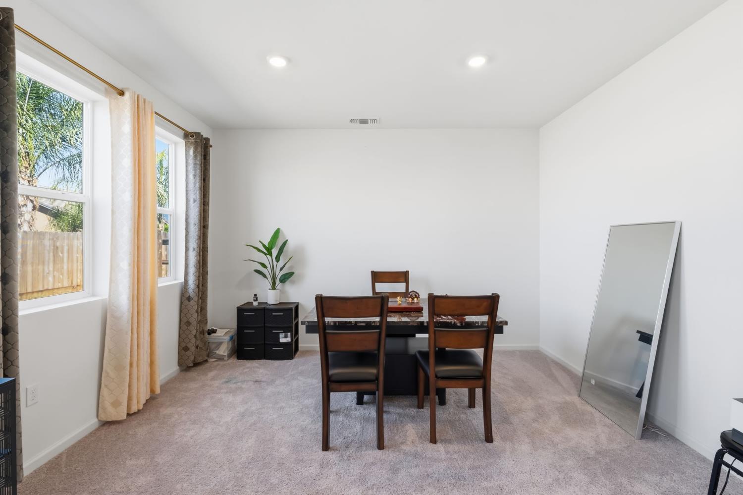 3562 E San Marino Ave, Clovis, CA 93619