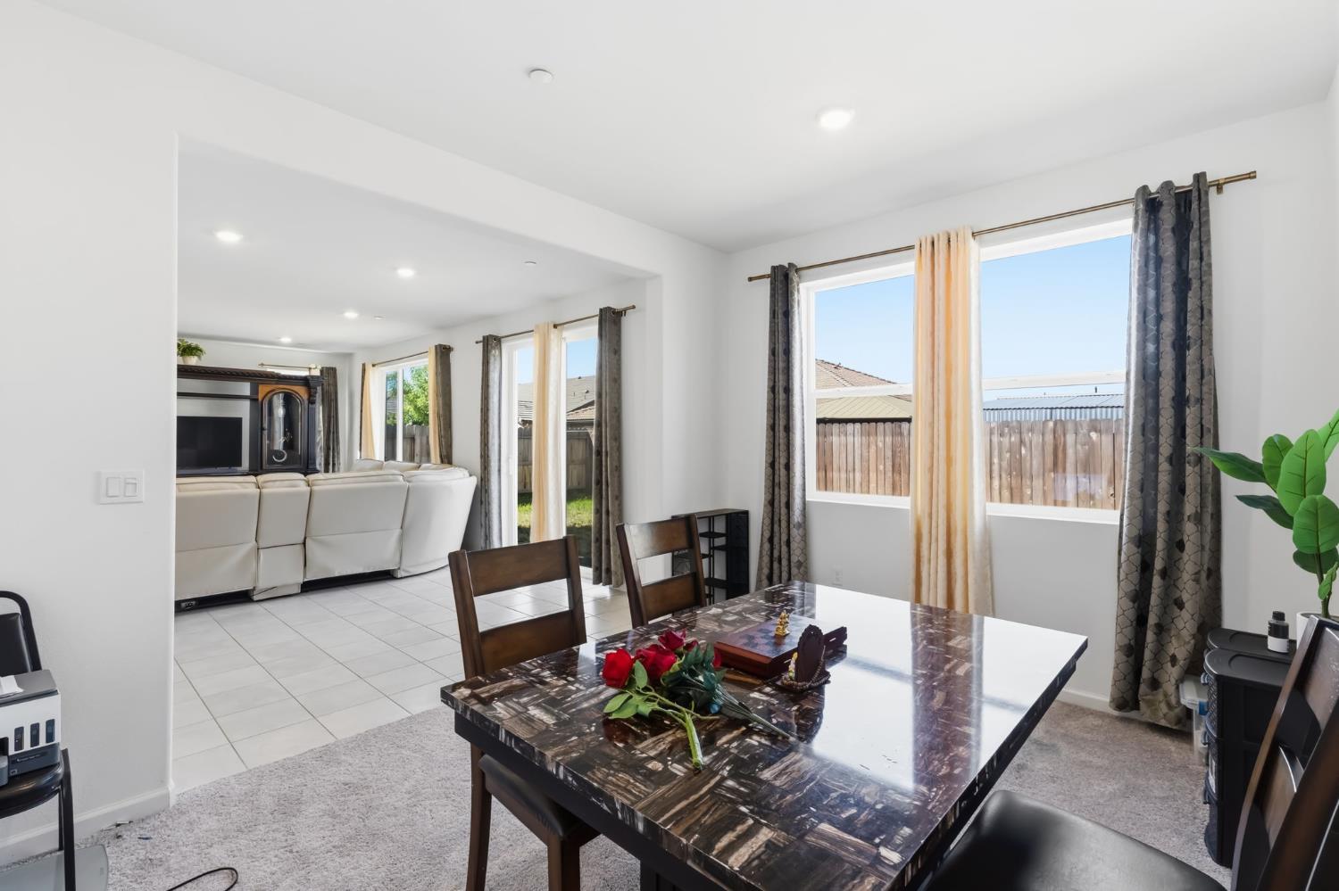 3562 E San Marino Ave, Clovis, CA 93619